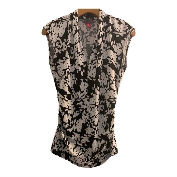 Vince Camuto Tops - Vince Camuto Sleeveless Confetti Print Blouse Top